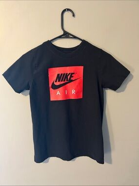 Nike Youth Medium Black T-Shirt with Red Logo